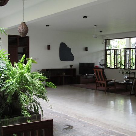 The Mirror Mansion Hotel Rajagiriya Exterior photo