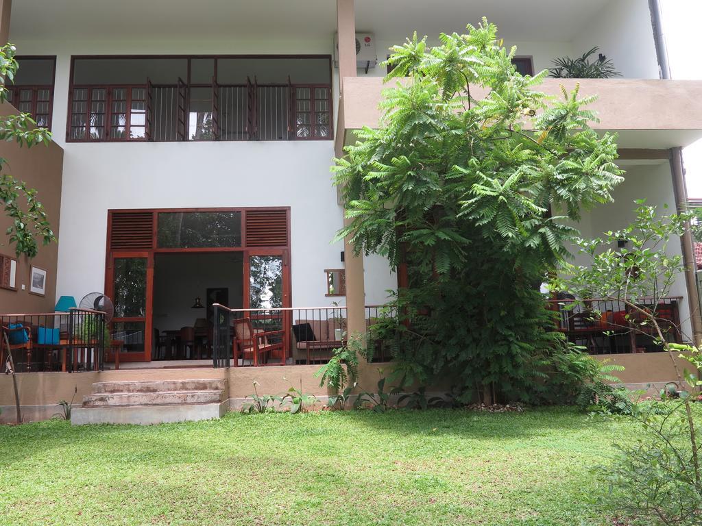 The Mirror Mansion Hotel Rajagiriya Exterior photo