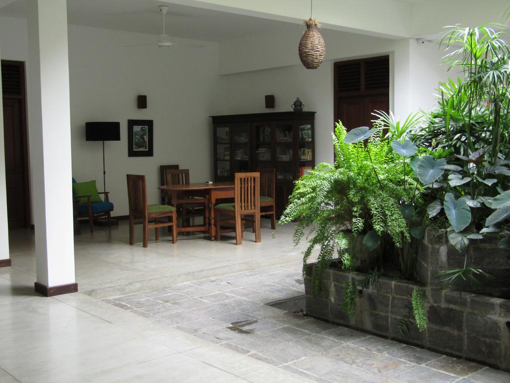 The Mirror Mansion Hotel Rajagiriya Exterior photo