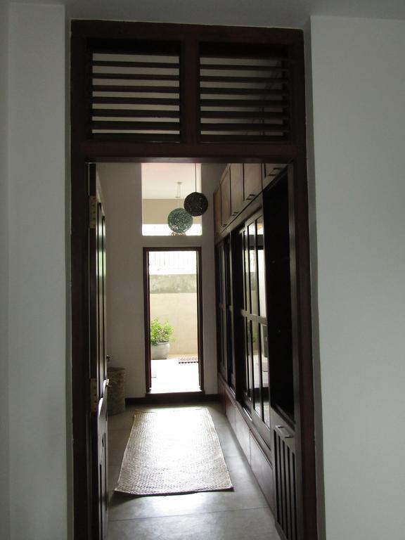 The Mirror Mansion Hotel Rajagiriya Exterior photo