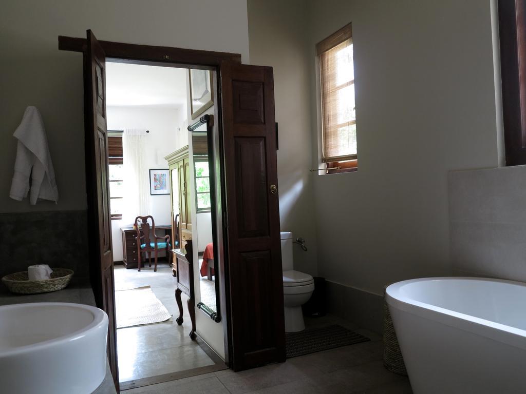 The Mirror Mansion Hotel Rajagiriya Exterior photo