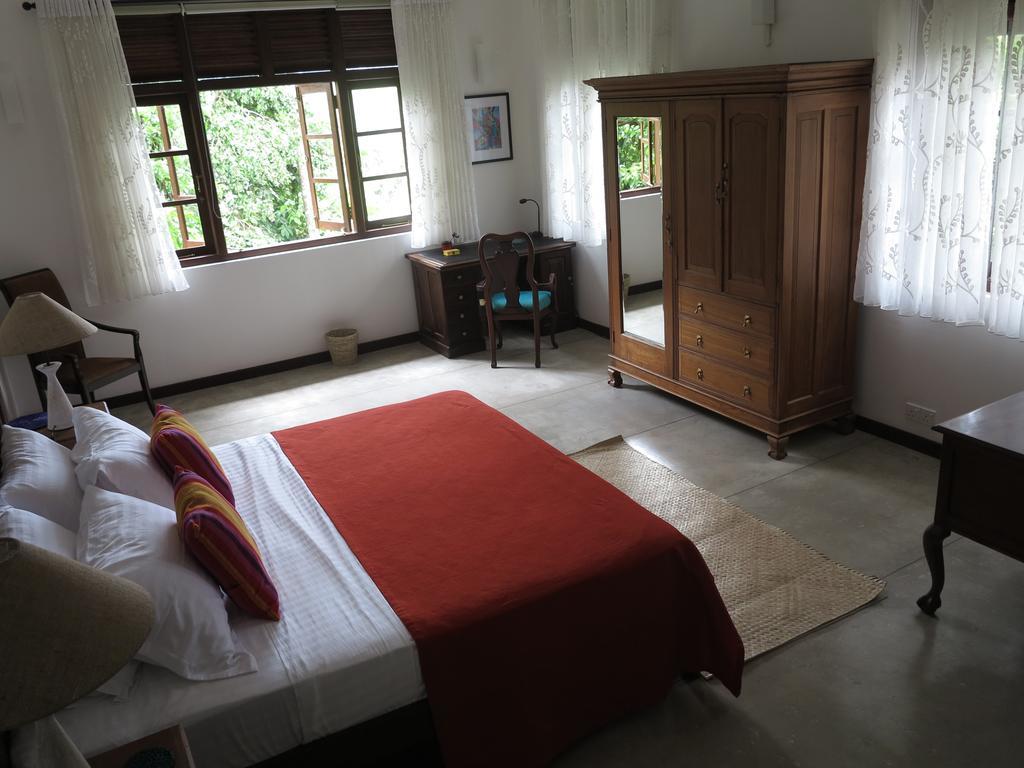 The Mirror Mansion Hotel Rajagiriya Exterior photo